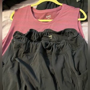 Size XXL Duluth Trading Company Armachillo capri and ruched tank
